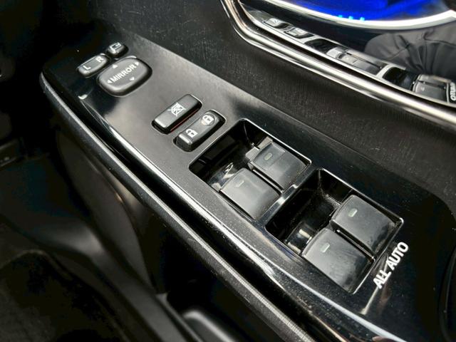 プリウスアルファ Sツーリングセレクション・GRスポーツ 全国1年保証・ユーザー買取車両・純正ナビ・地デジTV・バックカメラ・ハーフレザーシート・ETC2.0・社外19インチアルミ・車高調・スマートキー・プッシュスタート・LEDヘッドライト・フォグ(22枚目)