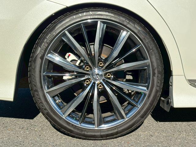 プリウスアルファ Sツーリングセレクション・GRスポーツ 全国1年保証・ユーザー買取車両・純正ナビ・地デジTV・バックカメラ・ハーフレザーシート・ETC2.0・社外19インチアルミ・車高調・スマートキー・プッシュスタート・LEDヘッドライト・フォグ(26枚目)