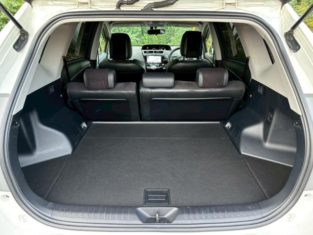 プリウスアルファ Sツーリングセレクション・GRスポーツ 全国1年保証・ユーザー買取車両・純正ナビ・地デジTV・バックカメラ・ハーフレザーシート・ETC2.0・社外19インチアルミ・車高調・スマートキー・プッシュスタート・LEDヘッドライト・フォグ(37枚目)