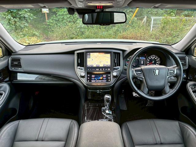 クラウンハイブリッド アスリートS 全国1年保証・ユーザー買取車両・メーカーナビ・地デジTV・バックカメラ・サンルーフ・黒レザーシート・F、Rスポイラー・クルーズコントロール・スマートキー・プッシュスタート・ETC・シートヒーター(8枚目)