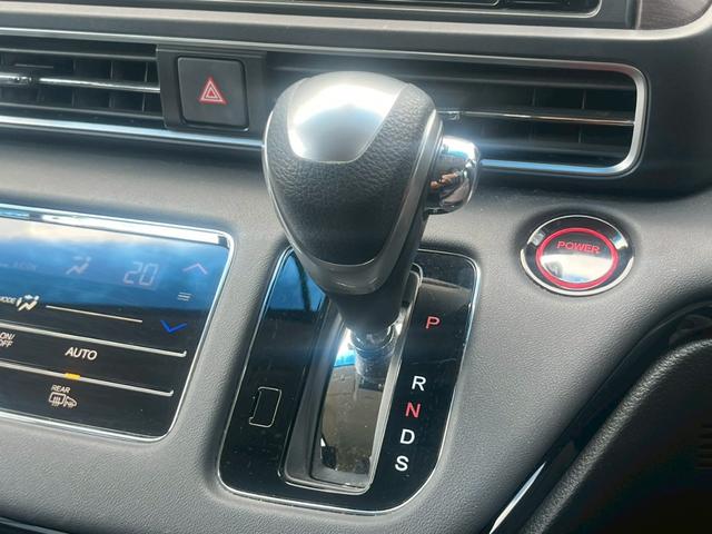 オデッセイハイブリッド e:HEVアブソルート 全国1年保証・ユーザー買取車両・メーカーナビ・地デジTV・全方位カメラ・両側パワースライド・ハーフレザー・ETC2.0・レーダークルーズ・レーン逸脱センサー・LEDヘッドライト・17インチアルミ(16枚目)