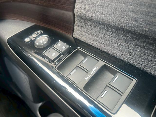 オデッセイハイブリッド e:HEVアブソルート 全国1年保証・ユーザー買取車両・メーカーナビ・地デジTV・全方位カメラ・両側パワースライド・ハーフレザー・ETC2.0・レーダークルーズ・レーン逸脱センサー・LEDヘッドライト・17インチアルミ(24枚目)