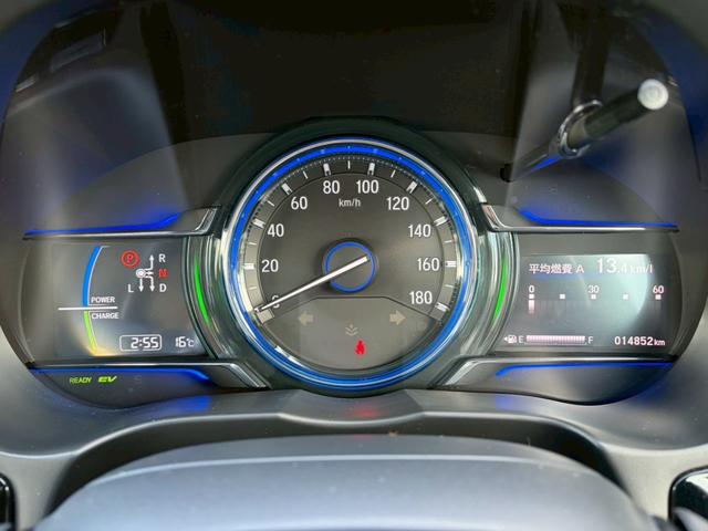 グレイス ハイブリッドEX 全国1年保証・ワンオーナー車・純正ナビ・レザーシート・地デジTV・バックカメラ・ETC・パドルシフト・スペアキー・HDMI・Bluetoothオーディオ・フォグランプ・サイドバイザー・シガーソケット(9枚目)