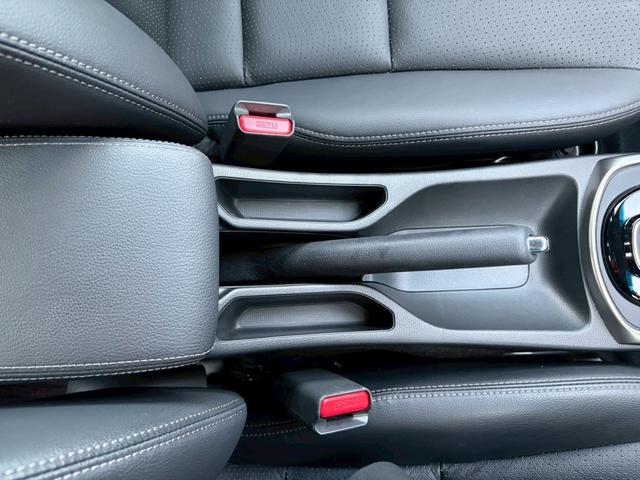 グレイス ハイブリッドEX 全国1年保証・ワンオーナー車・純正ナビ・レザーシート・地デジTV・バックカメラ・ETC・パドルシフト・スペアキー・HDMI・Bluetoothオーディオ・フォグランプ・サイドバイザー・シガーソケット(18枚目)