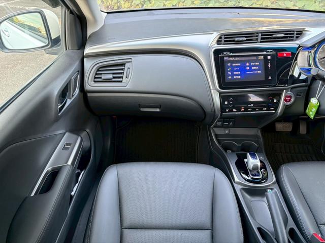 グレイス ハイブリッドEX 全国1年保証・ワンオーナー車・純正ナビ・レザーシート・地デジTV・バックカメラ・ETC・パドルシフト・スペアキー・HDMI・Bluetoothオーディオ・フォグランプ・サイドバイザー・シガーソケット(28枚目)