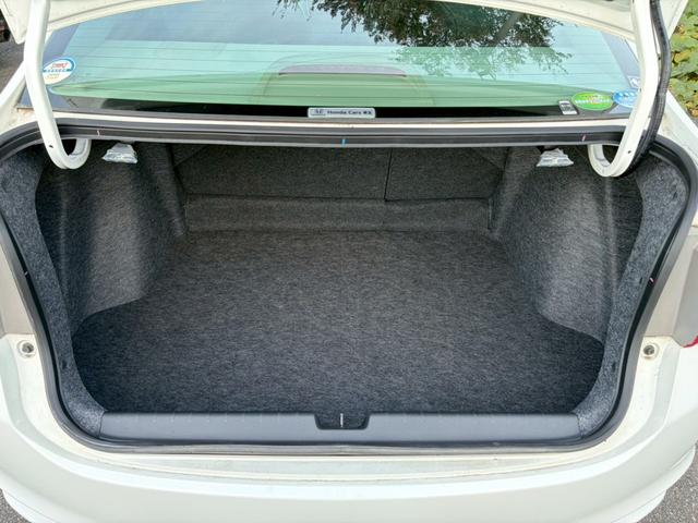 グレイス ハイブリッドEX 全国1年保証・ワンオーナー車・純正ナビ・レザーシート・地デジTV・バックカメラ・ETC・パドルシフト・スペアキー・HDMI・Bluetoothオーディオ・フォグランプ・サイドバイザー・シガーソケット(39枚目)