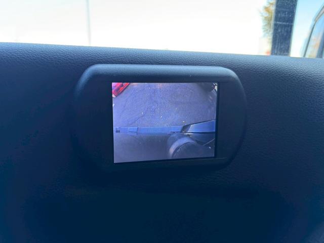 ジープ・ラングラーアンリミテッド サハラ　ユーザー買取車両・カロッツェリアナビ・地デジＴＶ・バックカメラ・Ｂｌｕｅｔｏｏｔｈオーディオ・サイドカメラ・キーレス・純正１６インチアルミ・背面タイヤ・フォグランプ（18枚目）