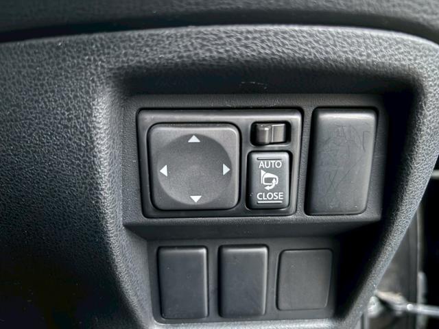 ジューク 15RX タイプV 全国1年保証・ユーザー買取車両・純正ナビ・地デジTV・CD・インテリジェントキー・プッシュスタート・フォグランプ・オートエアコン・サイドバイザー・電動格納ミラー(17枚目)