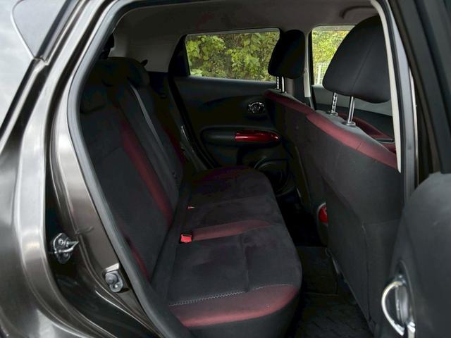 ジューク 15RX タイプV 全国1年保証・ユーザー買取車両・純正ナビ・地デジTV・CD・インテリジェントキー・プッシュスタート・フォグランプ・オートエアコン・サイドバイザー・電動格納ミラー(31枚目)