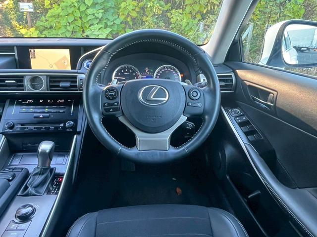 ＩＳ ＩＳ３００ｈ　全国１年保証・ＢＢＳホイール・純正ナビ・バックカメラ・地デジＴＶ・ドライブレコーダー・Ｂｌｕｅｔｏｏｔｈ・ハーフレザーシート・ＥＴＣ・クルーズコントロール・ＬＥＤヘッドライト・フロントスポイラー（12枚目）