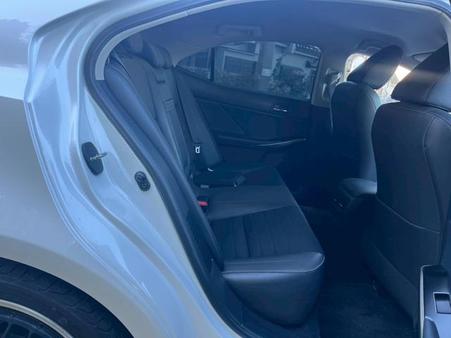 ＩＳ ＩＳ３００ｈ　全国１年保証・ＢＢＳホイール・純正ナビ・バックカメラ・地デジＴＶ・ドライブレコーダー・Ｂｌｕｅｔｏｏｔｈ・ハーフレザーシート・ＥＴＣ・クルーズコントロール・ＬＥＤヘッドライト・フロントスポイラー（42枚目）