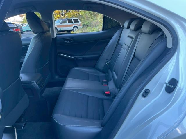 ＩＳ ＩＳ３００ｈ　全国１年保証・ＢＢＳホイール・純正ナビ・バックカメラ・地デジＴＶ・ドライブレコーダー・Ｂｌｕｅｔｏｏｔｈ・ハーフレザーシート・ＥＴＣ・クルーズコントロール・ＬＥＤヘッドライト・フロントスポイラー（44枚目）