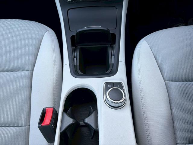 Ｂクラス Ｂ１８０　ブルーエフィシェンシー　純正ナビ・地デジＴＶ・ＥＴＣ・バックカメラ・Ｂｌｕｅｔｏｏｔｈオーディオ・パドルシフト・純正１８インチＡＷ・ユーザー買取車・スペアキー・オートライト・電動格納ミラー・ステアリングスイッチ（16枚目）