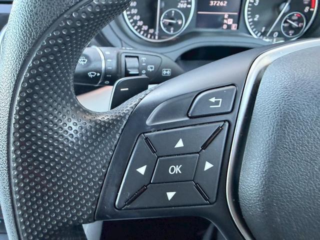 Ｂクラス Ｂ１８０　ブルーエフィシェンシー　純正ナビ・地デジＴＶ・ＥＴＣ・バックカメラ・Ｂｌｕｅｔｏｏｔｈオーディオ・パドルシフト・純正１８インチＡＷ・ユーザー買取車・スペアキー・オートライト・電動格納ミラー・ステアリングスイッチ（17枚目）