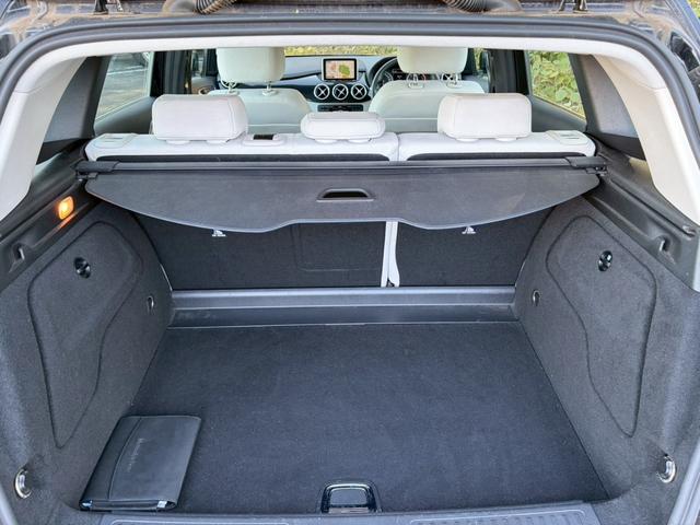 Ｂクラス Ｂ１８０　ブルーエフィシェンシー　純正ナビ・地デジＴＶ・ＥＴＣ・バックカメラ・Ｂｌｕｅｔｏｏｔｈオーディオ・パドルシフト・純正１８インチＡＷ・ユーザー買取車・スペアキー・オートライト・電動格納ミラー・ステアリングスイッチ（36枚目）