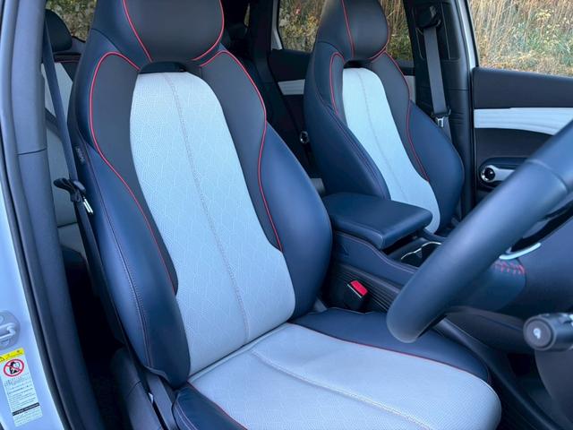 ＡＴＴＯ　３ ベースグレード　ワンオーナー車・サンルーフ・レザーシート・ＥＴＣ・３６０°カメラ・ＬＥＤヘッドライト・ルーフレール・純正１８インチＡＷ・パワーバックドア・クリアランスソナー・パワーシート・ブラインドスポットモニター・（25枚目）