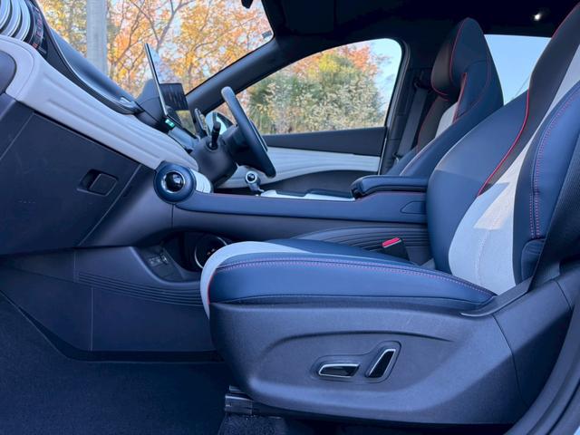 ＡＴＴＯ　３ ベースグレード　ワンオーナー車・サンルーフ・レザーシート・ＥＴＣ・３６０°カメラ・ＬＥＤヘッドライト・ルーフレール・純正１８インチＡＷ・パワーバックドア・クリアランスソナー・パワーシート・ブラインドスポットモニター・（27枚目）