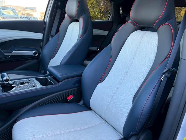 ＡＴＴＯ　３ ベースグレード　ワンオーナー車・サンルーフ・レザーシート・ＥＴＣ・３６０°カメラ・ＬＥＤヘッドライト・ルーフレール・純正１８インチＡＷ・パワーバックドア・クリアランスソナー・パワーシート・ブラインドスポットモニター・（28枚目）