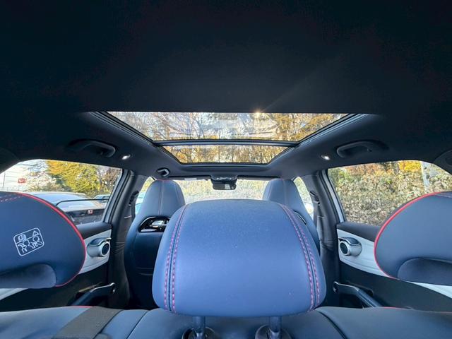 ＡＴＴＯ　３ ベースグレード　ワンオーナー車・サンルーフ・レザーシート・ＥＴＣ・３６０°カメラ・ＬＥＤヘッドライト・ルーフレール・純正１８インチＡＷ・パワーバックドア・クリアランスソナー・パワーシート・ブラインドスポットモニター・（33枚目）