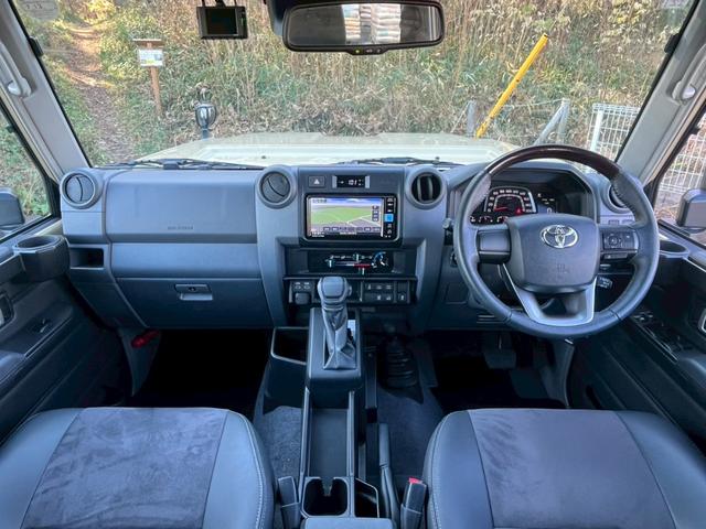 ランドクルーザー70 AX 全国1年保証・デフロック・純正ナビ・地デジTV・バックカメラ・ドライブレコーダー・ハーフレザーシート・LEDヘッドライト・ETC・クルーズコントロール・純正アルミホイール・USB端子・ユーザー買取車(9枚目)