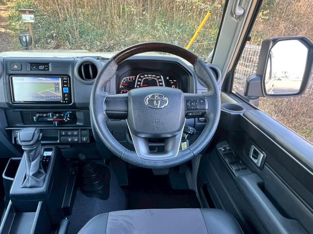 ランドクルーザー70 AX 全国1年保証・デフロック・純正ナビ・地デジTV・バックカメラ・ドライブレコーダー・ハーフレザーシート・LEDヘッドライト・ETC・クルーズコントロール・純正アルミホイール・USB端子・ユーザー買取車(11枚目)