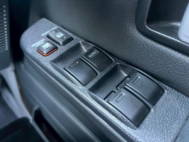 ランドクルーザー70 AX 全国1年保証・デフロック・純正ナビ・地デジTV・バックカメラ・ドライブレコーダー・ハーフレザーシート・LEDヘッドライト・ETC・クルーズコントロール・純正アルミホイール・USB端子・ユーザー買取車(30枚目)