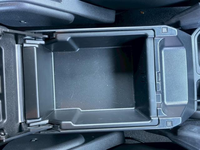 ランドクルーザー70 AX 全国1年保証・デフロック・純正ナビ・地デジTV・バックカメラ・ドライブレコーダー・ハーフレザーシート・LEDヘッドライト・ETC・クルーズコントロール・純正アルミホイール・USB端子・ユーザー買取車(31枚目)