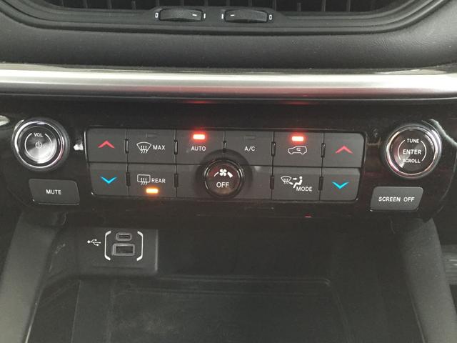 ジープ・コマンダー ロンジチュード 1オーナー ナビ地デジバックカメラ ハーフレザーシート スマートキー LEDヘッドライト 純正アルミ 前後ドライブレコーダー(10枚目)