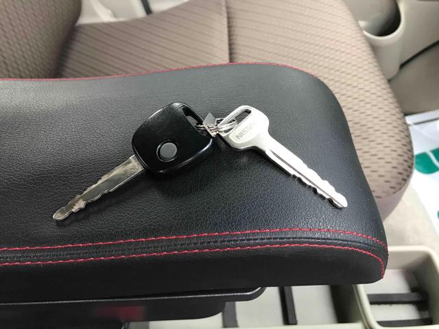 ＮＶ１００クリッパーバン ＤＸ　ＧＬパッケージ　ＥＴＣ２．０　社外ドライブレコーダー　純正ナビ　フルセグＴＶ　Ｂｌｕｅｔｏｏｔｈ　社外アルミホイール　キーレス　４ＡＴ　エアコン　運転席＆助手席パワーウィンドウ　運転席エアバッグ　助手席エアバッグ（13枚目）