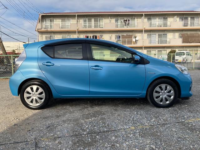 アクア Ｓ　純正ナビ　バックカメラ　ＥＴＣ　ドラレコ　オートエアコン　オートライト　フルセグ　Ｂｌｕｅｔｏｏｔｈ接続　ＣＤ／ＤＶＤ再生　スマートキー　　電動格納ミラー　１年保証付（5枚目）