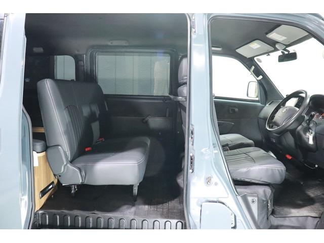 ライトエースバン ＧＬ　４ＷＤ　リアヒーター　黒内装　カスタムペイント　荷室　ラプターライナー施工　　新品リフトアップキット　新品ホイールタイヤ　ＪＥＥＰ　純正色　アンヴィル　オールペイント　ナビ　Ｂｌｕｅｔｏｏｔｈ　ＥＴＣ（11枚目）