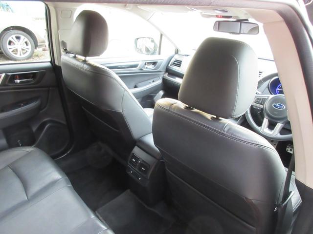 レガシィアウトバック リミテッド　／黒革暖パワーシート／全席ヒーター／追従クルコン／アイサイトＶｅｒ３／Ｐリアゲート／ＬＥＤオートライト／フォグ／フルフラット／トノカバー／ドラレコ／ＥＴＣ／ＢＳＭ／ＸＭＯＤＥ／ＵＳＢ充電／ＢＴ接続／（52枚目）