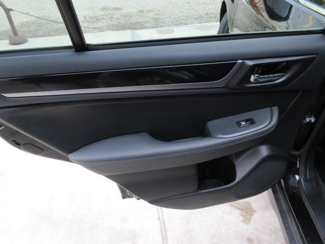 レガシィアウトバック リミテッド　／黒革暖パワーシート／全席ヒーター／追従クルコン／アイサイトＶｅｒ３／Ｐリアゲート／ＬＥＤオートライト／フォグ／フルフラット／トノカバー／ドラレコ／ＥＴＣ／ＢＳＭ／ＸＭＯＤＥ／ＵＳＢ充電／ＢＴ接続／（55枚目）