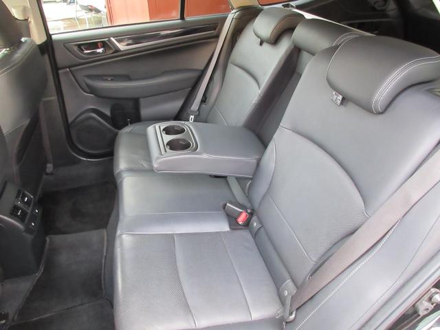 レガシィアウトバック リミテッド　／黒革暖パワーシート／全席ヒーター／追従クルコン／アイサイトＶｅｒ３／Ｐリアゲート／ＬＥＤオートライト／フォグ／フルフラット／トノカバー／ドラレコ／ＥＴＣ／ＢＳＭ／ＸＭＯＤＥ／ＵＳＢ充電／ＢＴ接続／（57枚目）