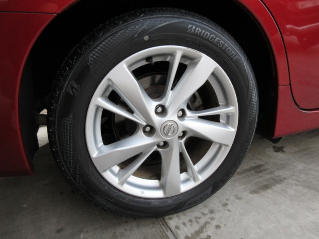 ティアナ ＸＶ　／全方位カメラ／冷暖黒革Ｐシート／オットマン／衝突軽減／車線逸脱／後方検知／クルコン／純正ＳＤナビ／ＤＶＤ再／ＢＴ接続／フルセグＴＶ／ＥＴＣ／インテリキー×２／純１７ＡＷ／ＨＩＤオートライト／（11枚目）