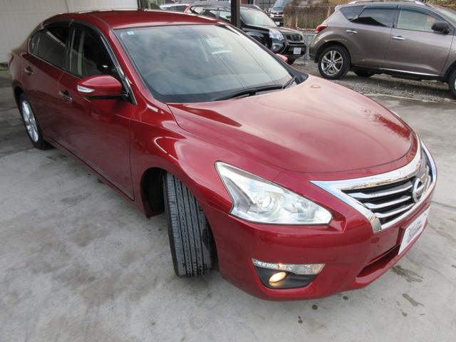 ティアナ ＸＶ　／全方位カメラ／冷暖黒革Ｐシート／オットマン／衝突軽減／車線逸脱／後方検知／クルコン／純正ＳＤナビ／ＤＶＤ再／ＢＴ接続／フルセグＴＶ／ＥＴＣ／インテリキー×２／純１７ＡＷ／ＨＩＤオートライト／（17枚目）