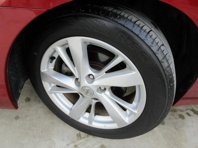 ティアナ ＸＶ　／全方位カメラ／冷暖黒革Ｐシート／オットマン／衝突軽減／車線逸脱／後方検知／クルコン／純正ＳＤナビ／ＤＶＤ再／ＢＴ接続／フルセグＴＶ／ＥＴＣ／インテリキー×２／純１７ＡＷ／ＨＩＤオートライト／（19枚目）