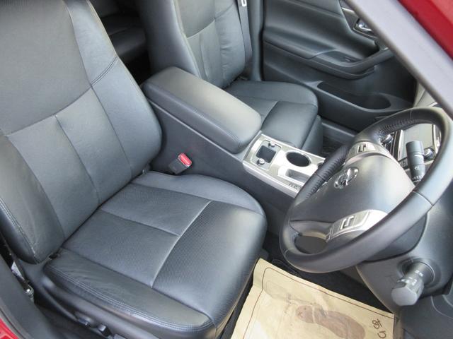 ティアナ ＸＶ　／全方位カメラ／冷暖黒革Ｐシート／オットマン／衝突軽減／車線逸脱／後方検知／クルコン／純正ＳＤナビ／ＤＶＤ再／ＢＴ接続／フルセグＴＶ／ＥＴＣ／インテリキー×２／純１７ＡＷ／ＨＩＤオートライト／（27枚目）