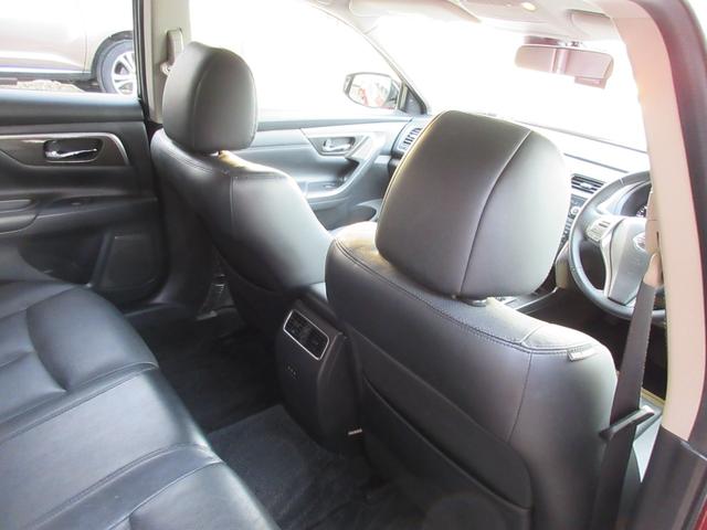 ティアナ ＸＶ　／全方位カメラ／冷暖黒革Ｐシート／オットマン／衝突軽減／車線逸脱／後方検知／クルコン／純正ＳＤナビ／ＤＶＤ再／ＢＴ接続／フルセグＴＶ／ＥＴＣ／インテリキー×２／純１７ＡＷ／ＨＩＤオートライト／（49枚目）