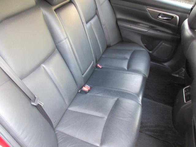 ティアナ ＸＶ　／全方位カメラ／冷暖黒革Ｐシート／オットマン／衝突軽減／車線逸脱／後方検知／クルコン／純正ＳＤナビ／ＤＶＤ再／ＢＴ接続／フルセグＴＶ／ＥＴＣ／インテリキー×２／純１７ＡＷ／ＨＩＤオートライト／（51枚目）