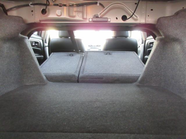 ティアナ ＸＶ　／全方位カメラ／冷暖黒革Ｐシート／オットマン／衝突軽減／車線逸脱／後方検知／クルコン／純正ＳＤナビ／ＤＶＤ再／ＢＴ接続／フルセグＴＶ／ＥＴＣ／インテリキー×２／純１７ＡＷ／ＨＩＤオートライト／（57枚目）