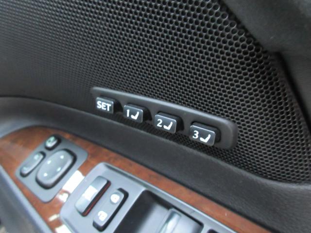 ＩＳ ＩＳ３５０　／サンルーフ／Ｖ６／３５００ｃｃ／冷暖黒革パワーシート／ＨＩＤオートライト／ＬＥＤフォグ／ＨＤＤナビ／後カメ／ＤＶＤ再／ＣＤ録／フルセグ／ＢＴ接続接続／クルコン／ＥＴＣ／スマキ／電動テレスコ／記録簿／（28枚目）