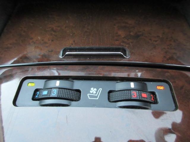 ＩＳ ＩＳ３５０　／サンルーフ／Ｖ６／３５００ｃｃ／冷暖黒革パワーシート／ＨＩＤオートライト／ＬＥＤフォグ／ＨＤＤナビ／後カメ／ＤＶＤ再／ＣＤ録／フルセグ／ＢＴ接続接続／クルコン／ＥＴＣ／スマキ／電動テレスコ／記録簿／（40枚目）