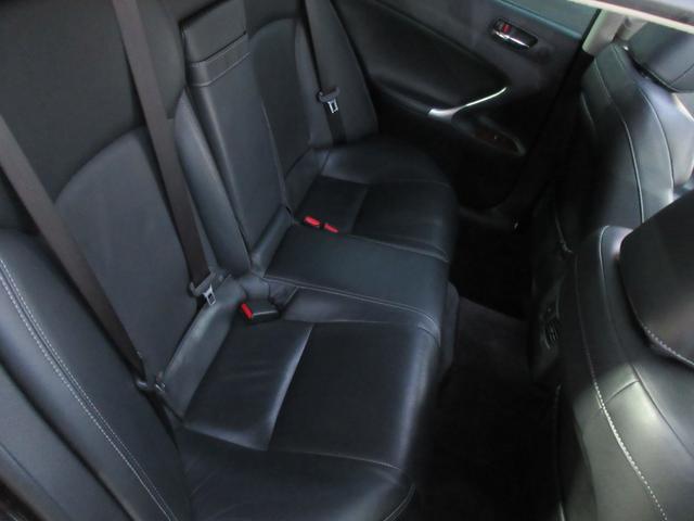 ＩＳ ＩＳ３５０　／サンルーフ／Ｖ６／３５００ｃｃ／冷暖黒革パワーシート／ＨＩＤオートライト／ＬＥＤフォグ／ＨＤＤナビ／後カメ／ＤＶＤ再／ＣＤ録／フルセグ／ＢＴ接続接続／クルコン／ＥＴＣ／スマキ／電動テレスコ／記録簿／（63枚目）