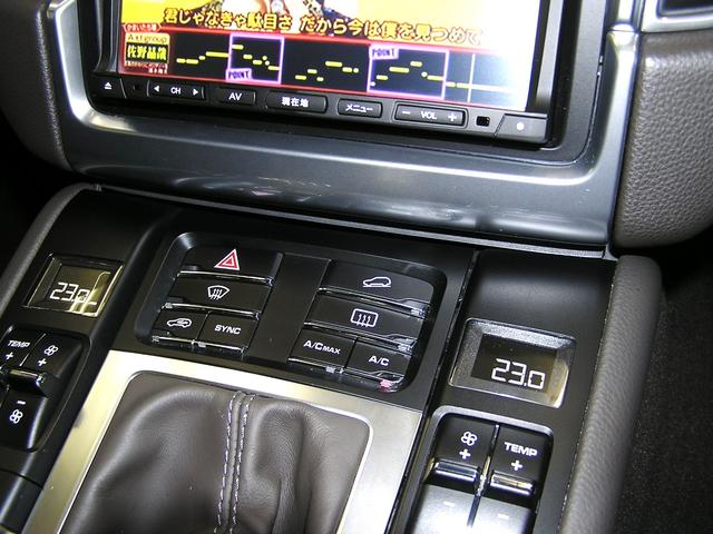 マカン　正規ディーラー車　右ハンドル　２ＬターボＥＧ　スポーツクロノＰＫＧ　ハーフレザーシート　純正ナビ　Ｂｌｕｅｔｏｏｔｈ　地デジ　Ｂカメラ　ＥＴＣ　ＡＴゲート(22枚目)