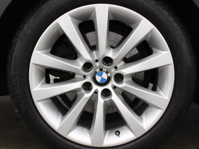 ５シリーズ ５３５ｉ　３０６ｐｓ　直６　３０００タ－ボ　８速ＡＴ　黒レザ－シート　１オ－ナ－　純正１８ＡＷ　純正ナビ　ＴＶ　バックカメラ　前後ソナ－　シートヒーター　ＤＶＤ再生　ミュージックサーバー　純正ミラーＥＴＣ（46枚目）