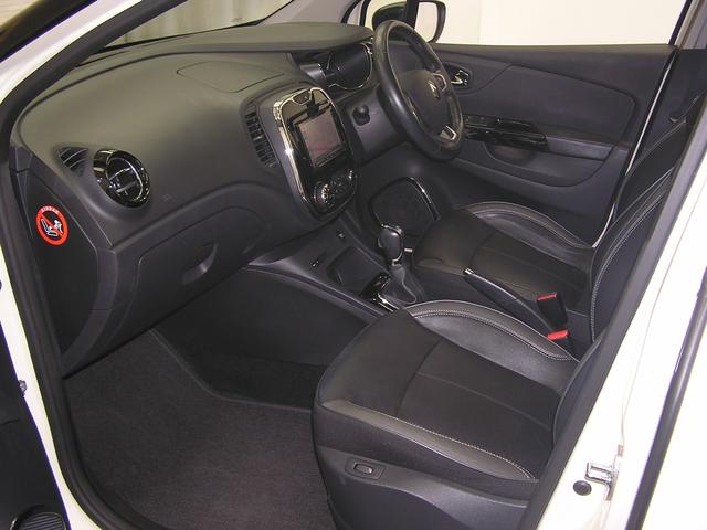 キャプチャー プレミアム 6ヶ月保証/黒レザ-シ-ト/シ-トヒ-タ-/バックカメラ/メモリ-ナビ/TV走行可/Bluetooth/純17AW/2023年タイヤ/ミュ-ジックサ-バ/DVD再生/HID/クルコン/1200/ターボ(9枚目)