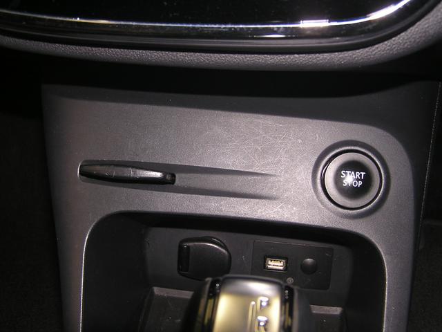 キャプチャー プレミアム 6ヶ月保証/黒レザ-シ-ト/シ-トヒ-タ-/バックカメラ/メモリ-ナビ/TV走行可/Bluetooth/純17AW/2023年タイヤ/ミュ-ジックサ-バ/DVD再生/HID/クルコン/1200/ターボ(42枚目)