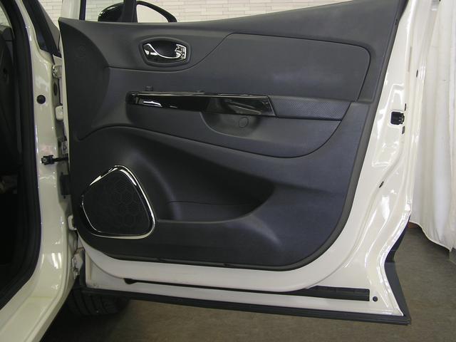 キャプチャー プレミアム 6ヶ月保証/黒レザ-シ-ト/シ-トヒ-タ-/バックカメラ/メモリ-ナビ/TV走行可/Bluetooth/純17AW/2023年タイヤ/ミュ-ジックサ-バ/DVD再生/HID/クルコン/1200/ターボ(53枚目)