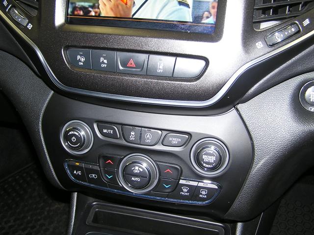 CHRYSLER JEEP JEEP CHEROKEE TRAILHAWK